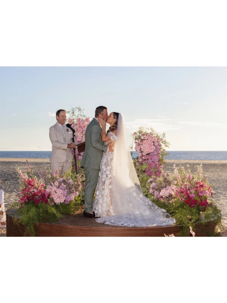 Instagram post from floweriize. This post is in position 6.